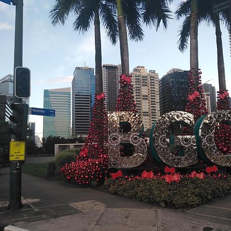 2 Bedrooms Units Forbes Area 5Th Avenue Bgc Center Manila Exterior foto