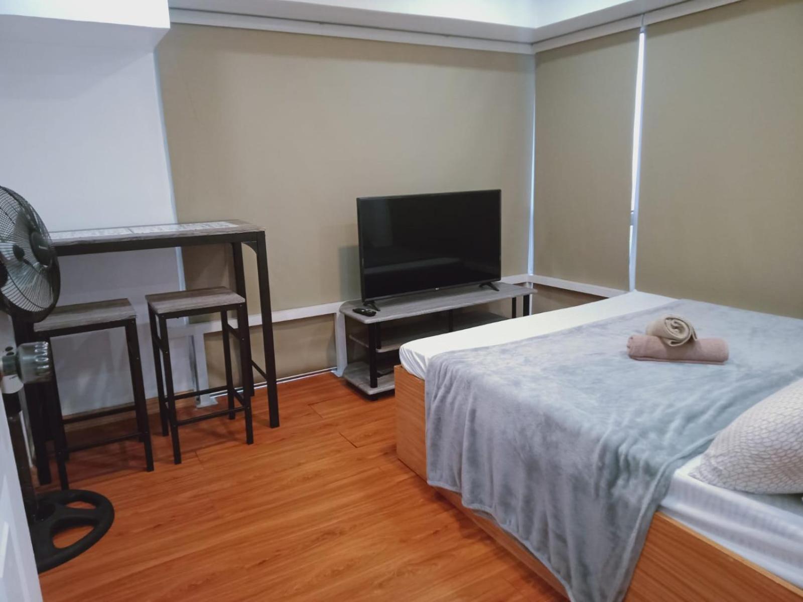 2 Bedrooms Units Forbes Area 5Th Avenue Bgc Center Manila Exterior foto