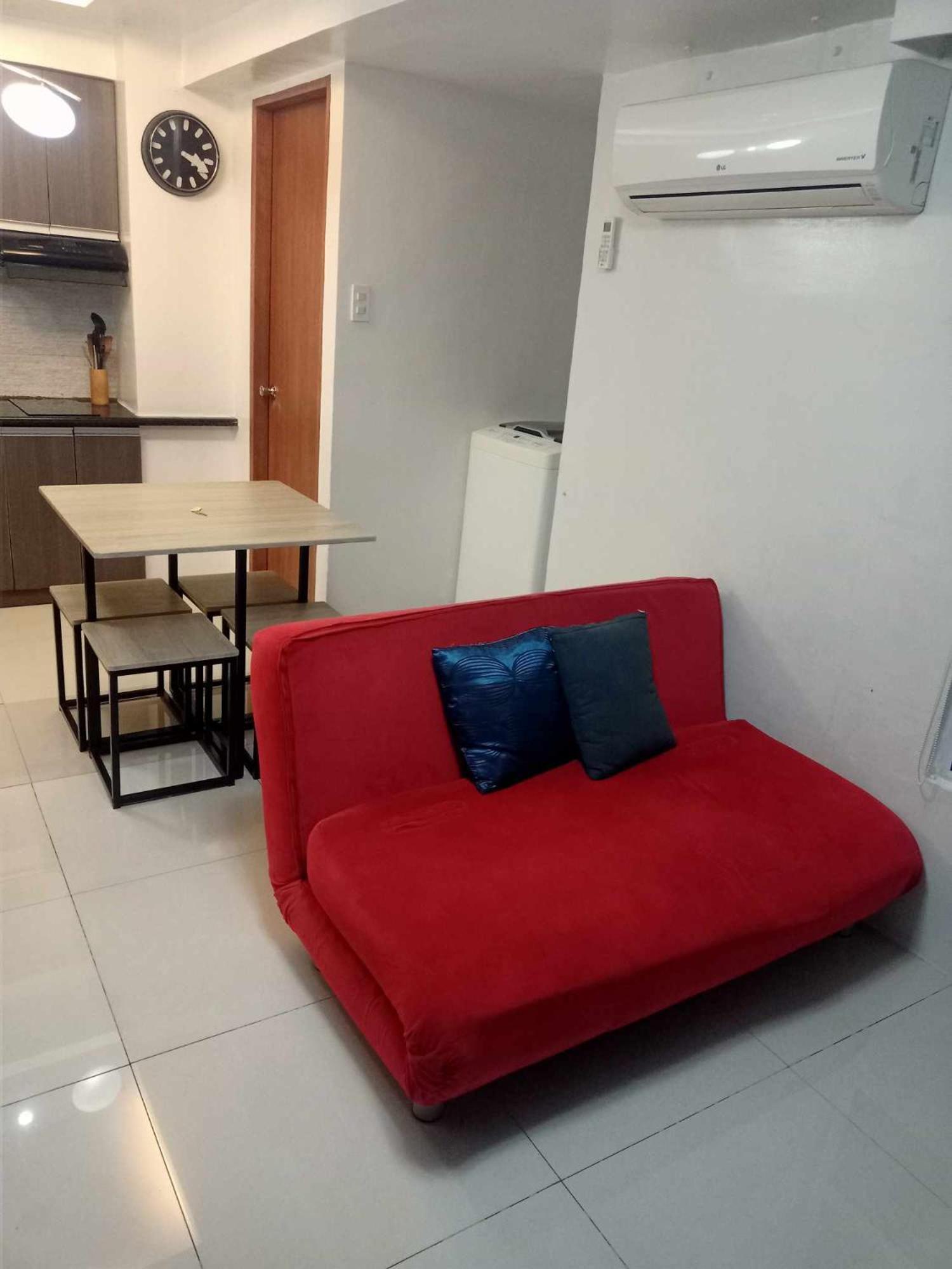 2 Bedrooms Units Forbes Area 5Th Avenue Bgc Center Manila Exterior foto