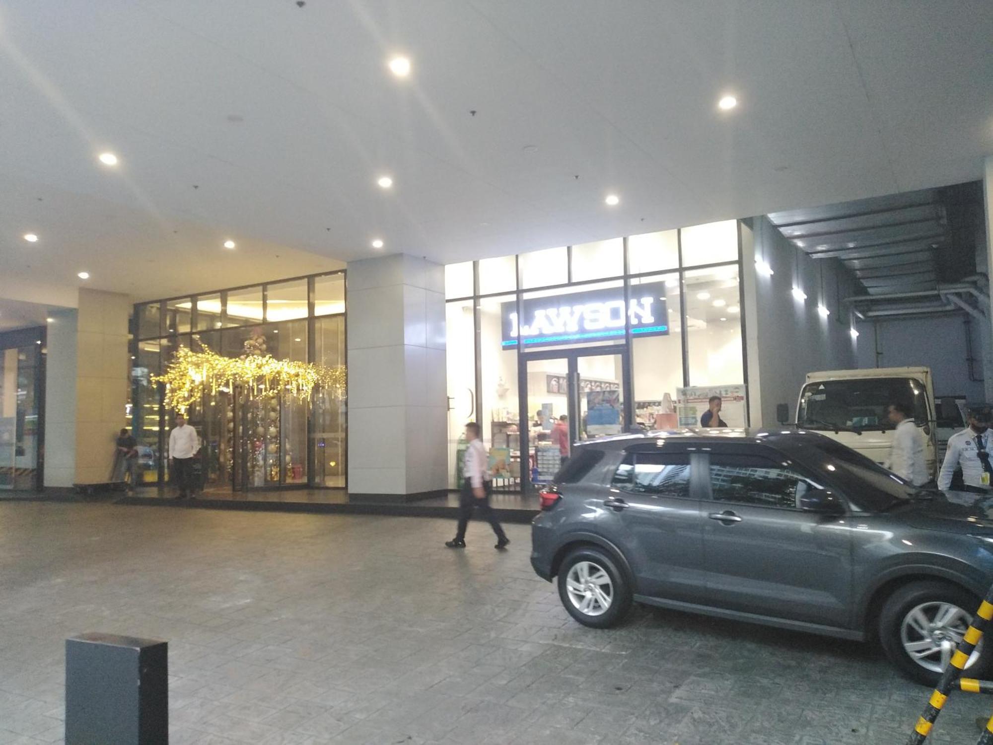 2 Bedrooms Units Forbes Area 5Th Avenue Bgc Center Manila Exterior foto