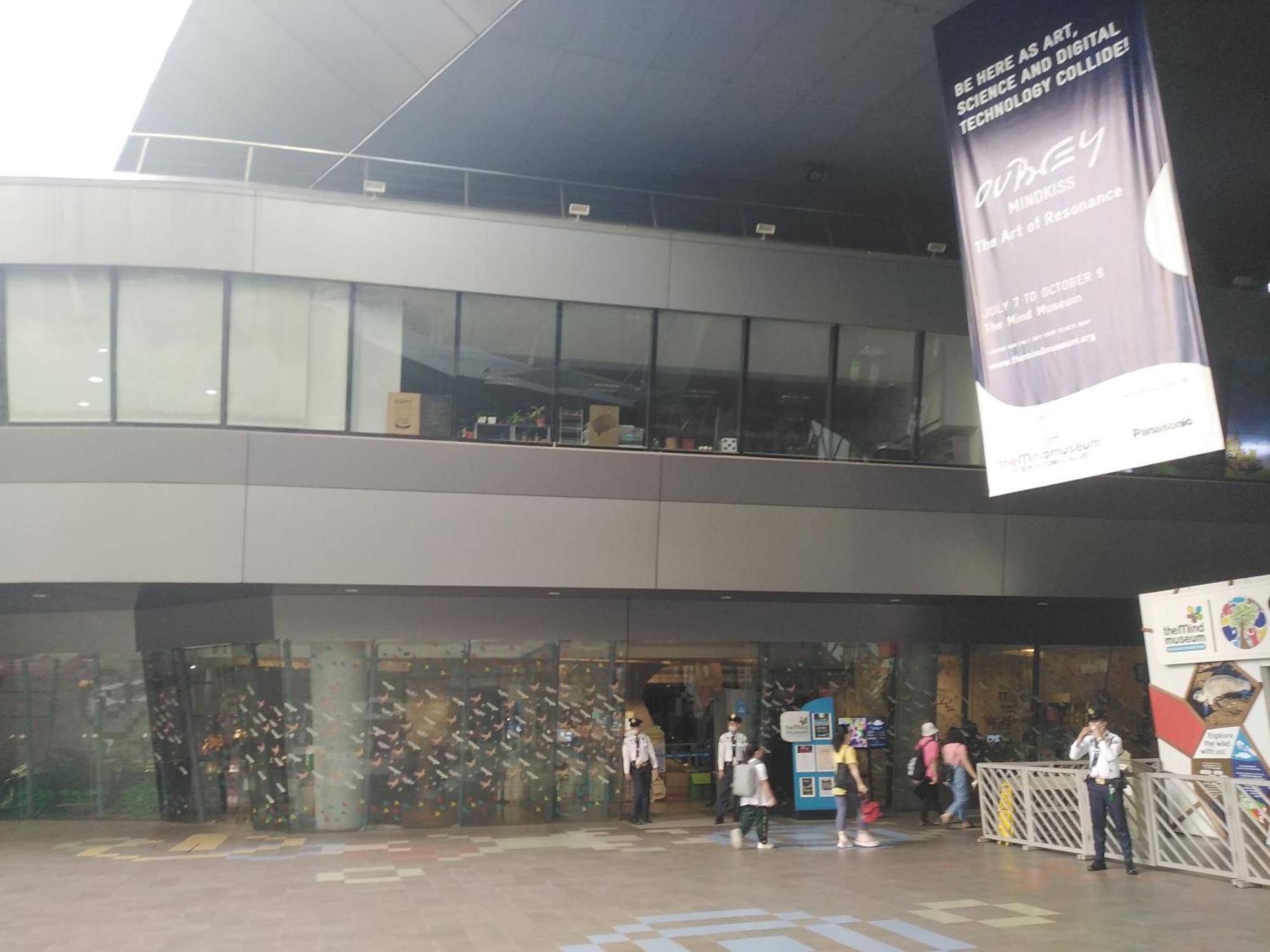 2 Bedrooms Units Forbes Area 5Th Avenue Bgc Center Manila Exterior foto