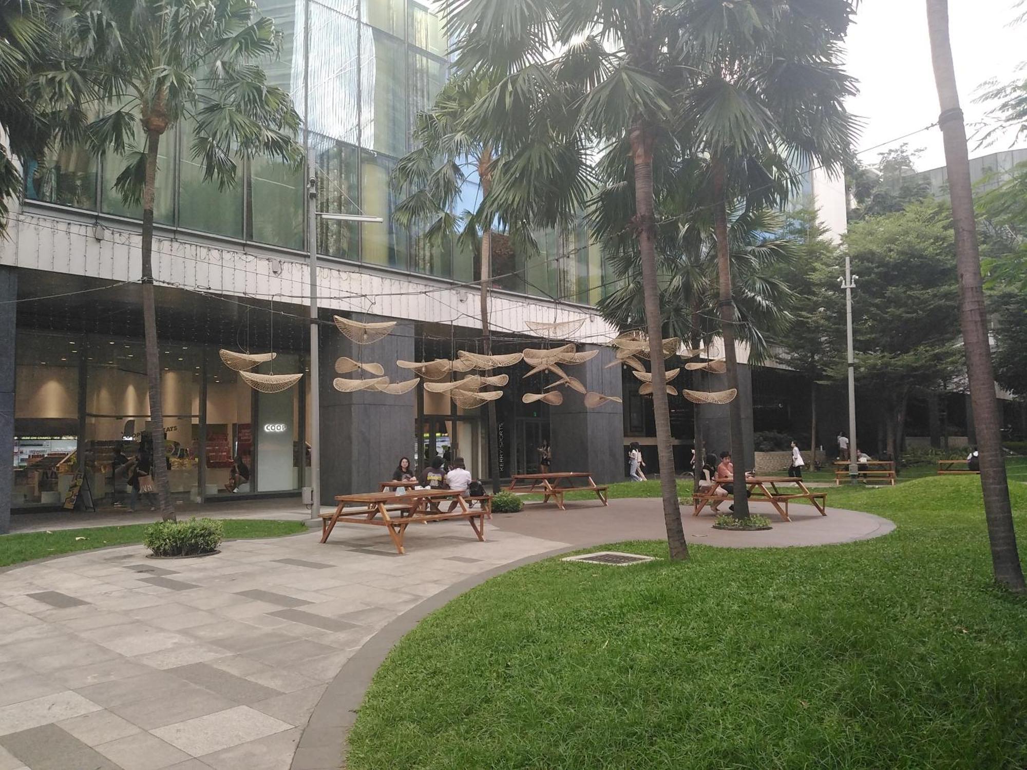 2 Bedrooms Units Forbes Area 5Th Avenue Bgc Center Manila Exterior foto